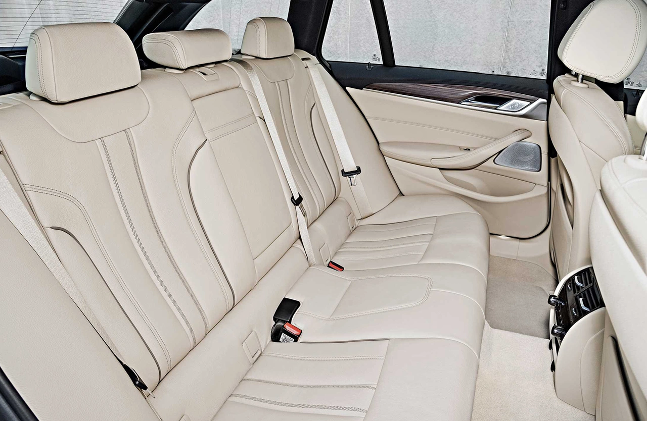 BMW 5 Series 3 Vehicle gallery slider 1280 × 854