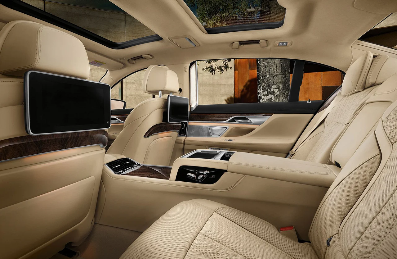 Mercedes-Benz S-Class 1 Vehicle gallery slider 1280 × 854