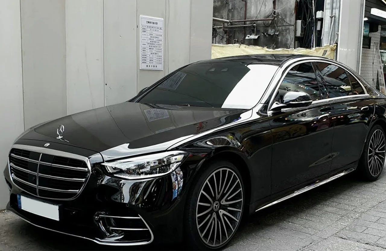 Mercedes-Benz S-Class 6 Vehicle gallery slider 1280 × 854