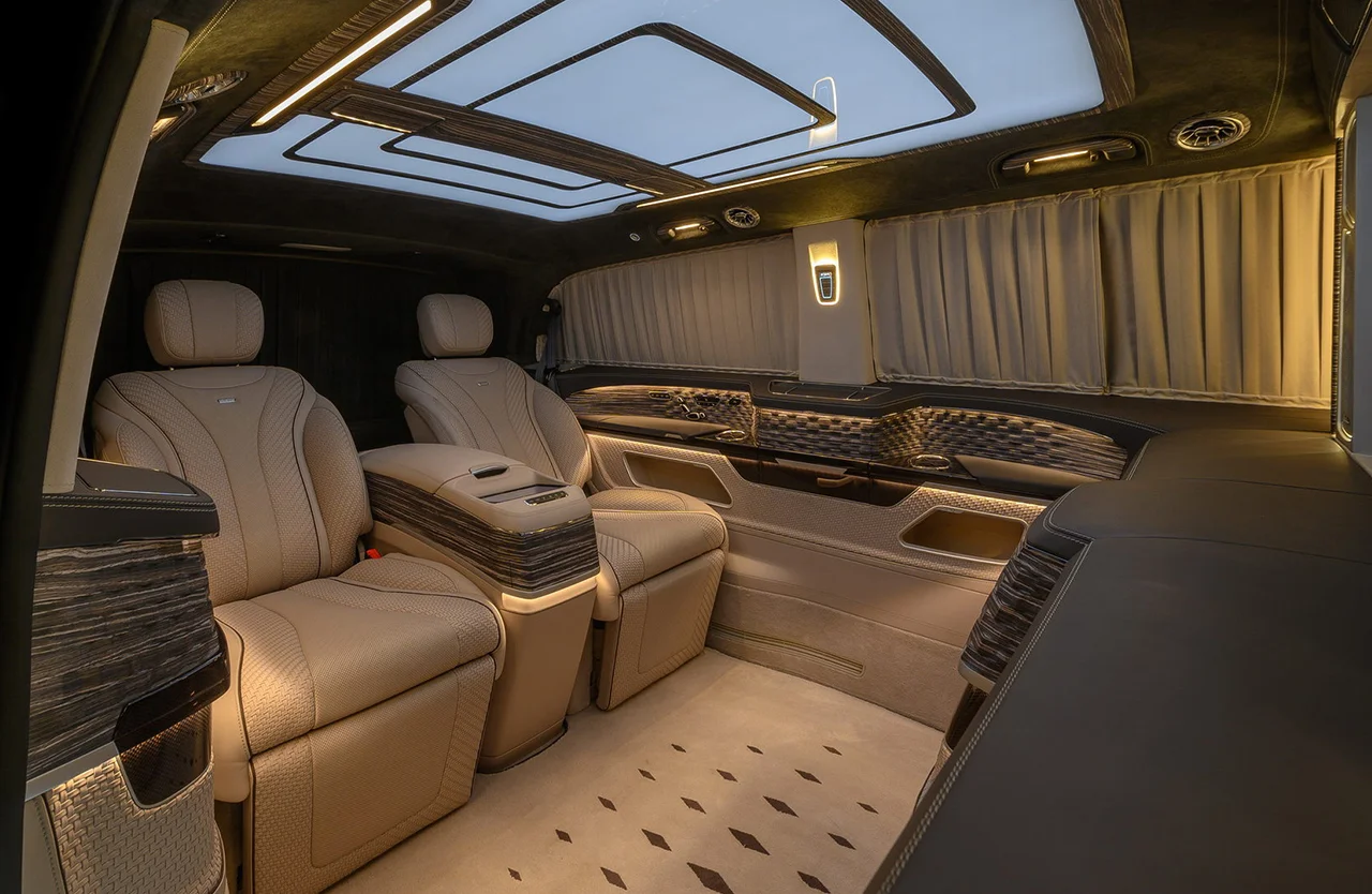 Mercedes-Benz Viano V250 2 Vehicle gallery slider 1280 × 854