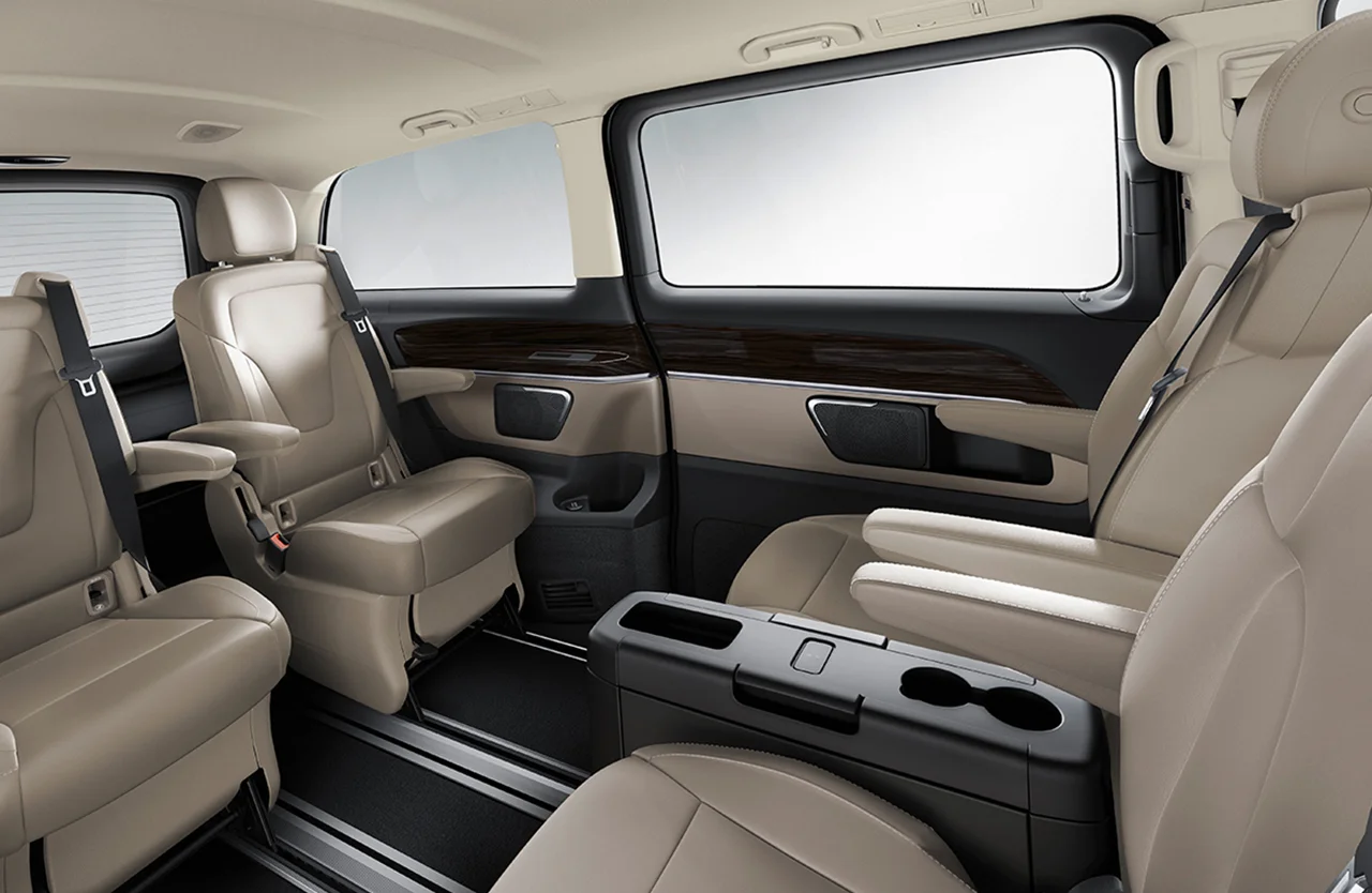 Mercedes-Benz Viano V250 4 Vehicle gallery slider 1280 × 854