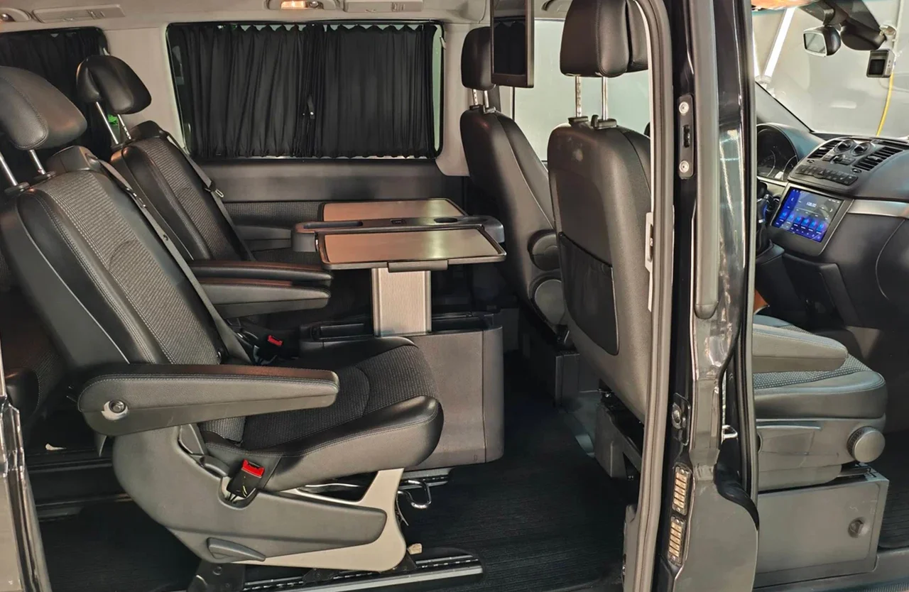 Mercedes-Benz Viano V250 5 Vehicle gallery slider 1280 × 854