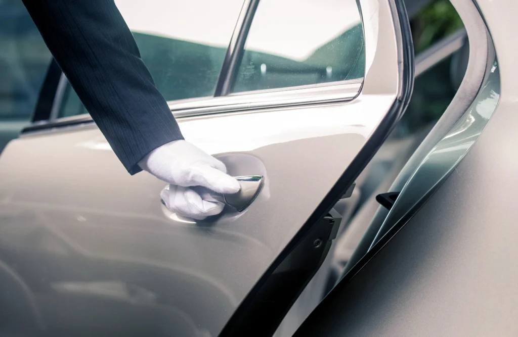 Book Your Car with Driver in Palm Jumeirah Today