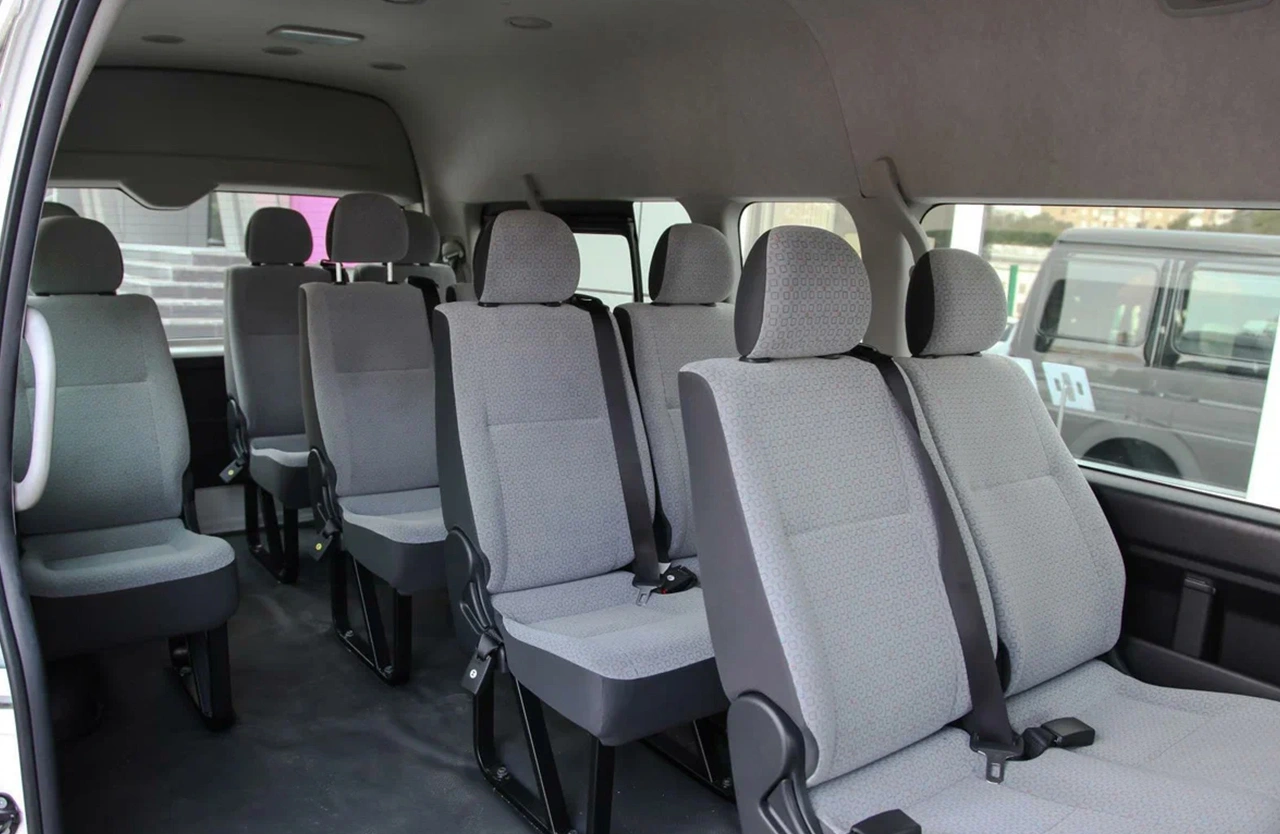 Toyota Hiace 1 Vehicle gallery slider 1280 × 854