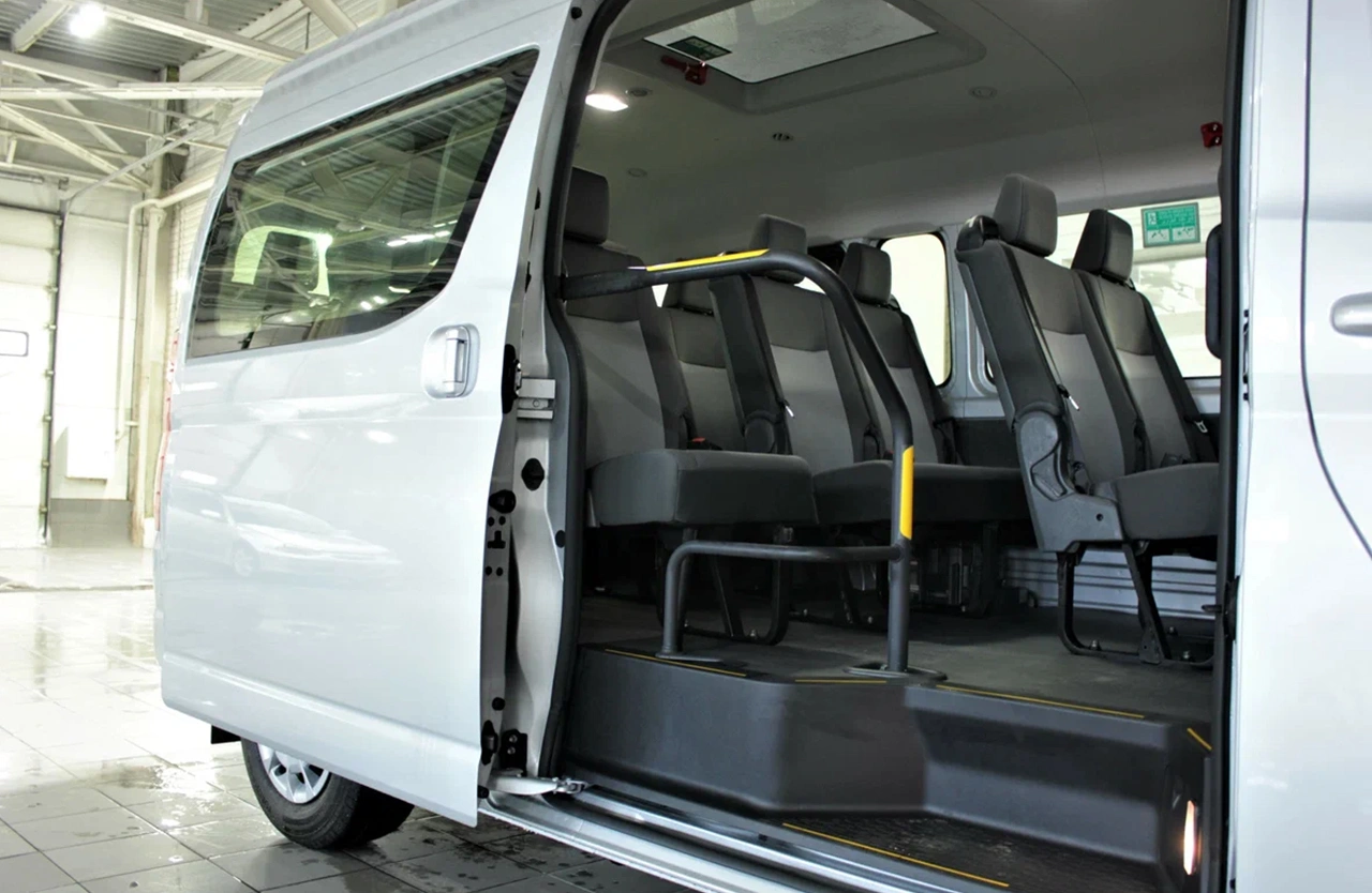 Toyota Hiace 6 Vehicle gallery slider 1280 × 854