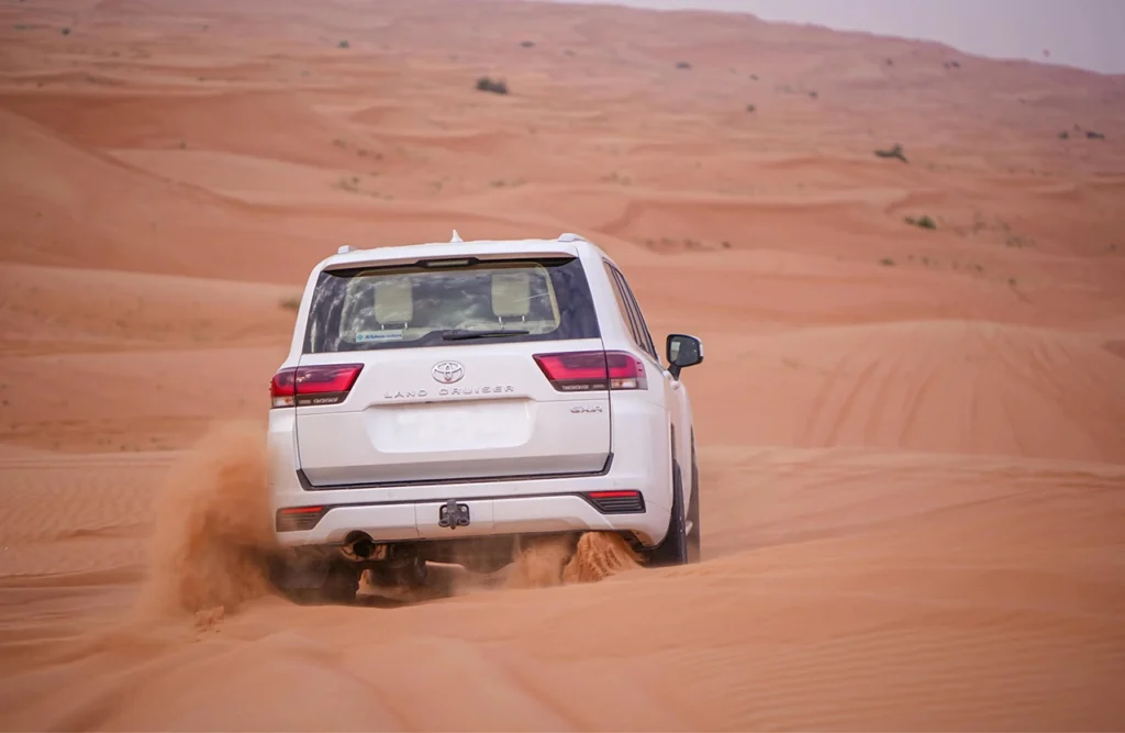 Luxury Toyota Land Cruiser With Driver in Dubai