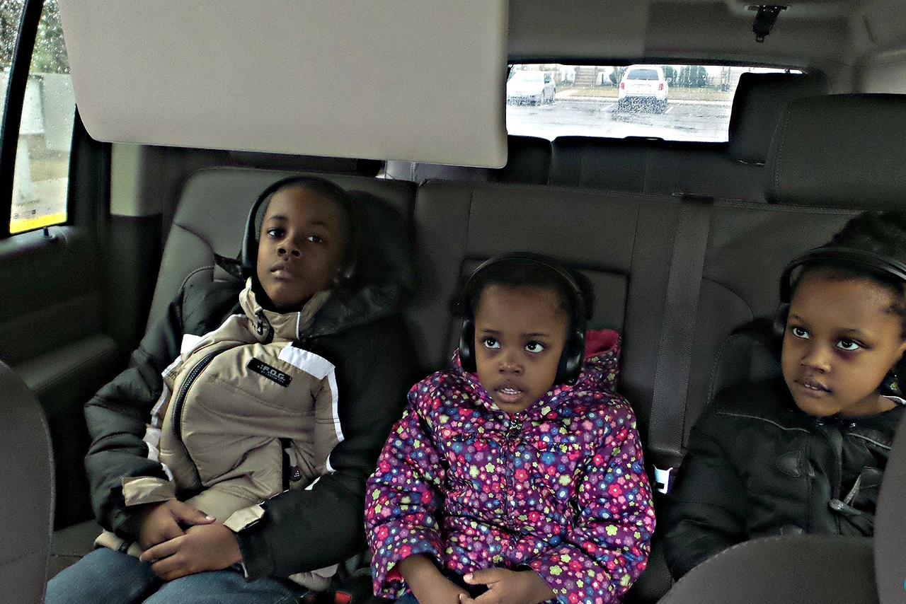 3 Vehicle Overview gmc-yukon-xl Gallery Pics 1280 by 854