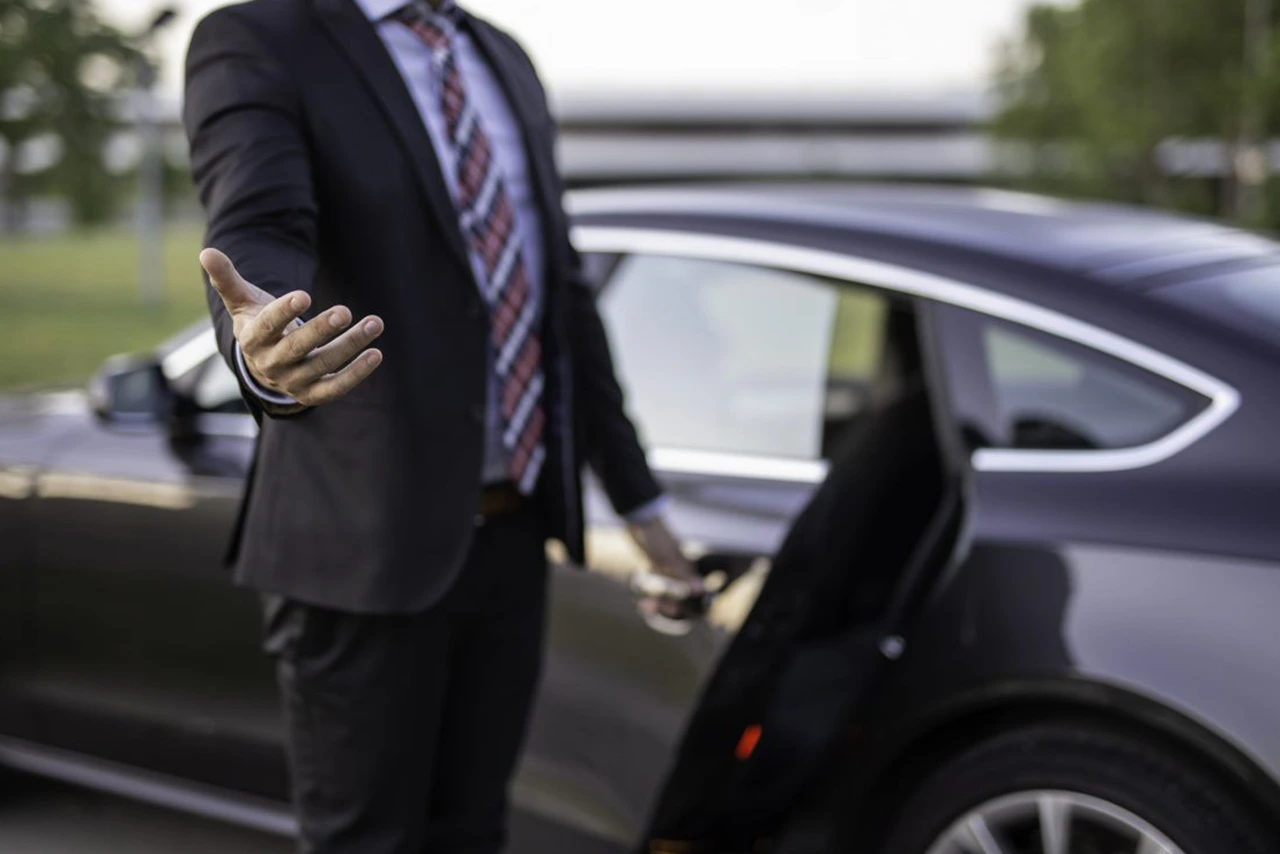 6 Vehicle Overview lexus-es300-hybrid Gallery Pics 1280 by 854